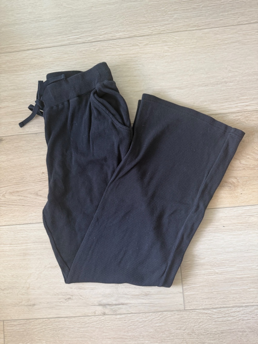 Monrow Black Waffle Lounge Pants with Drawstring Waist Size Large